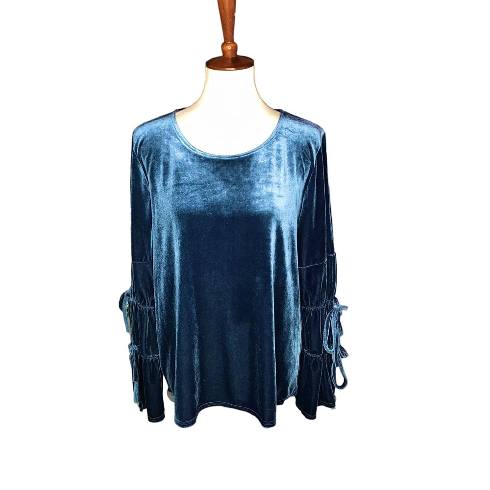 Lucca Couture Sz M Elizabeth Velvet Bell Sleeve Double Tie Top